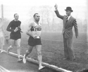 1953.11.20 Start Of Wally's 24Hrs World Record Attempt.